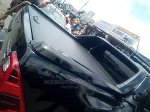 Hilux Boot Cover Rolling and TRD Spoiler "*
