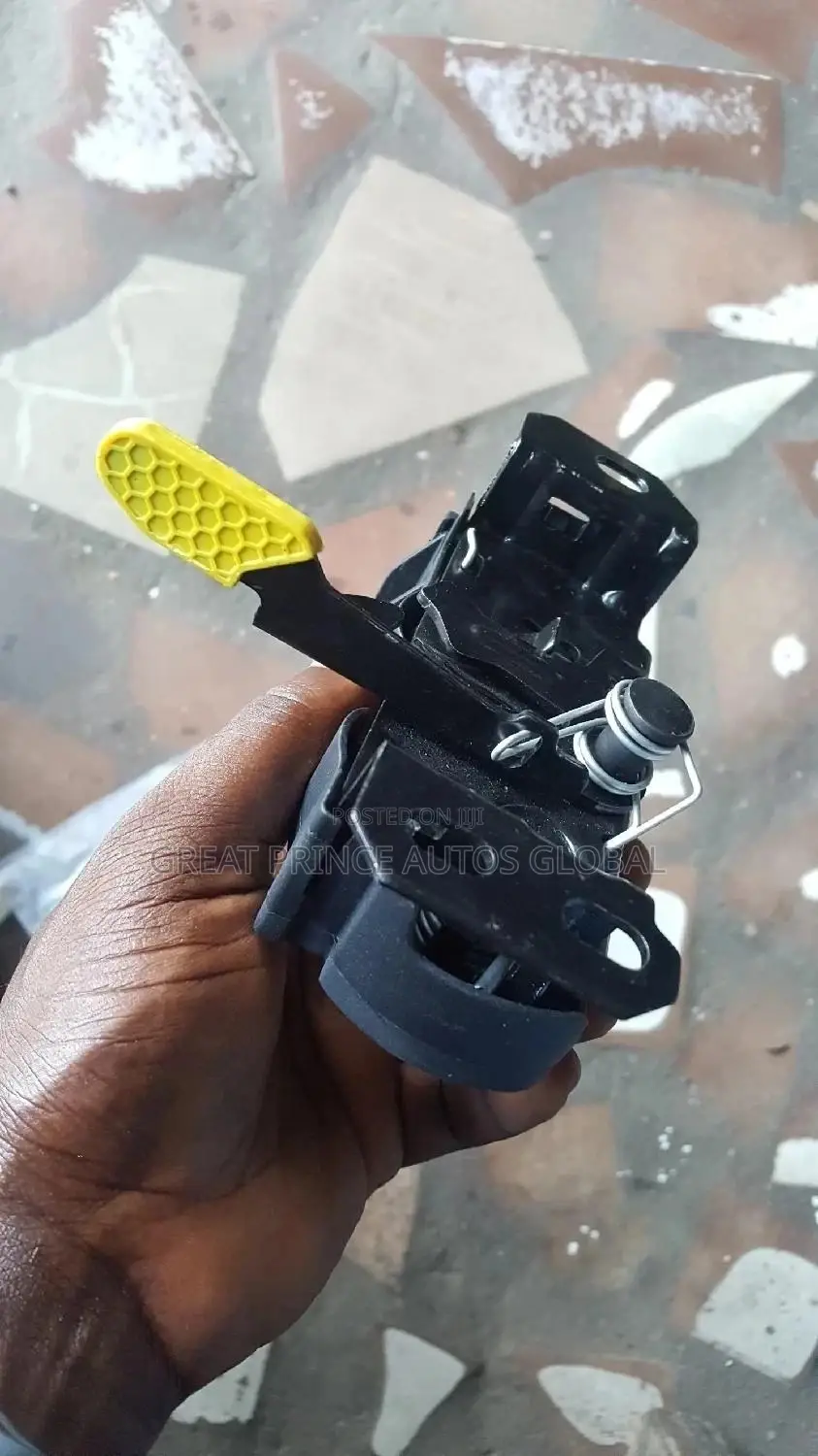 Bonnet Lock Sensor for Gla250/Cla