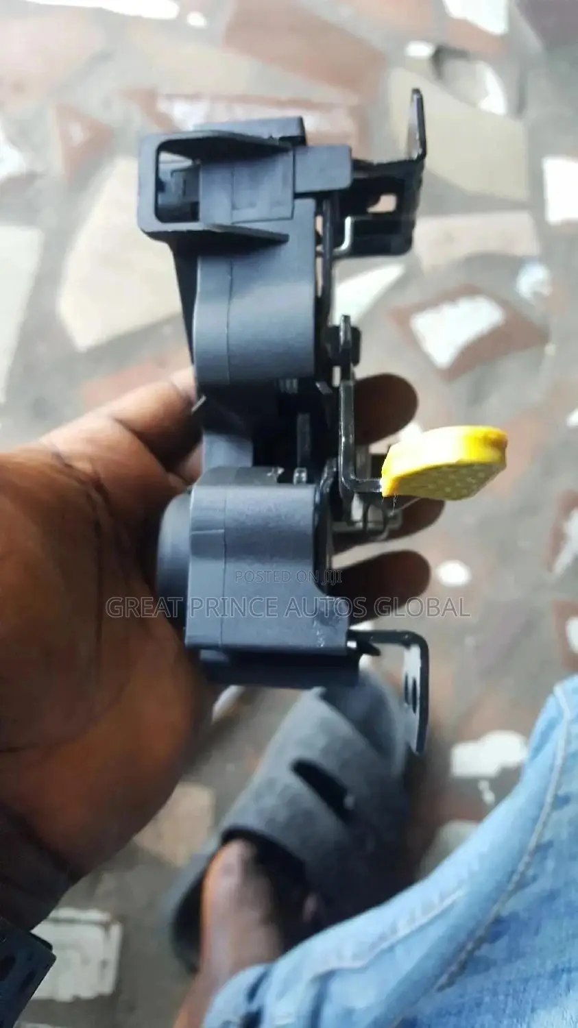 Bonnet Lock Sensor for Gla250/Cla