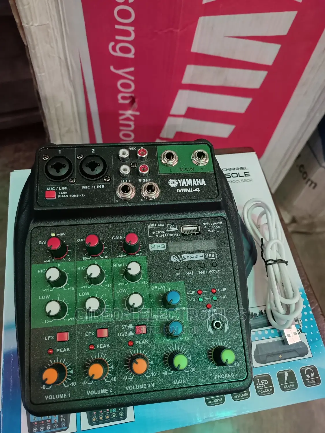 YAMAHA Mini Mixer