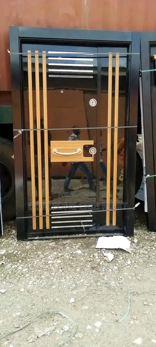 5 Stick Luxury Door