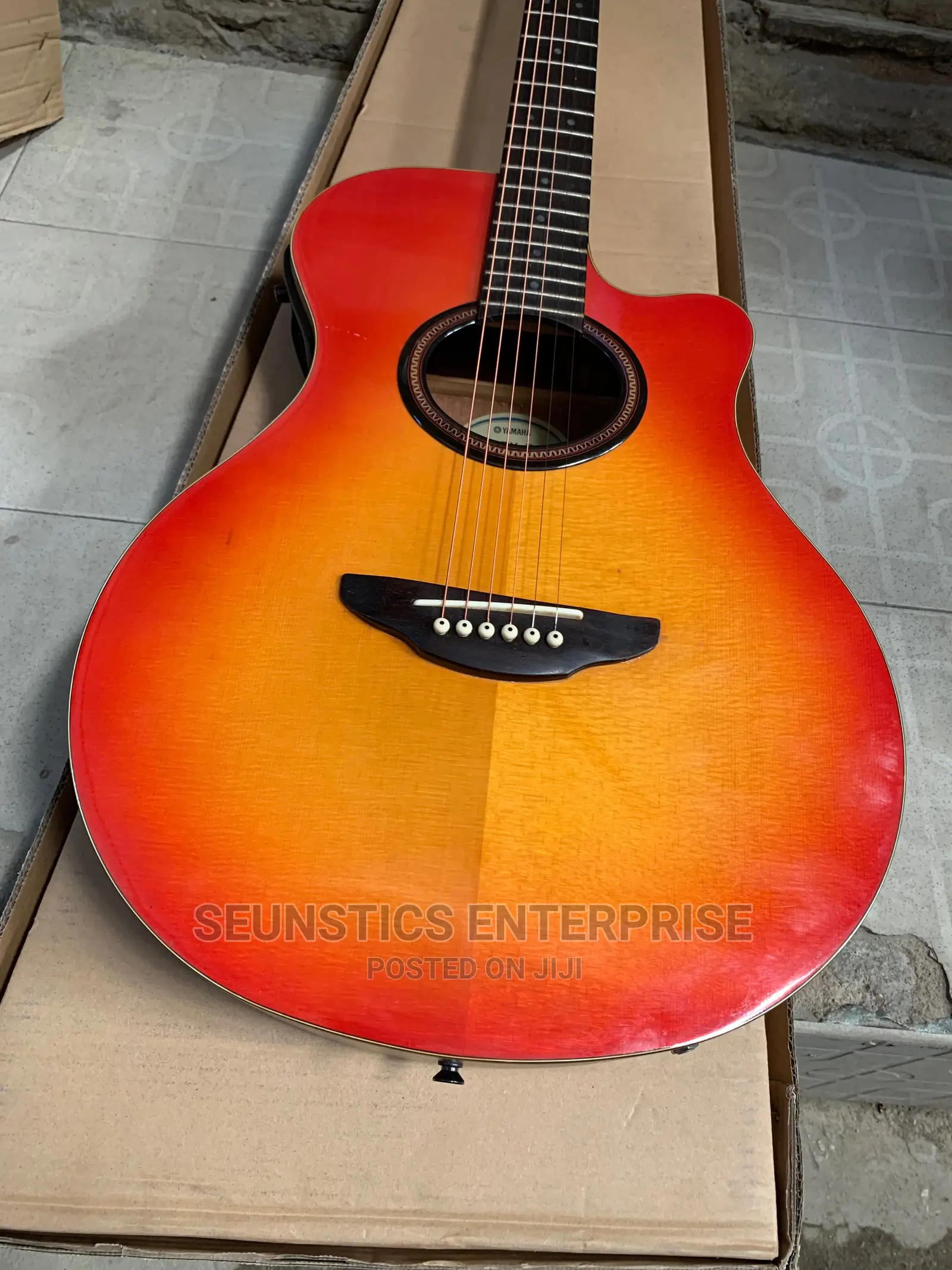 Quality Yamaha Apx-3 Electro Acoustic Guitar