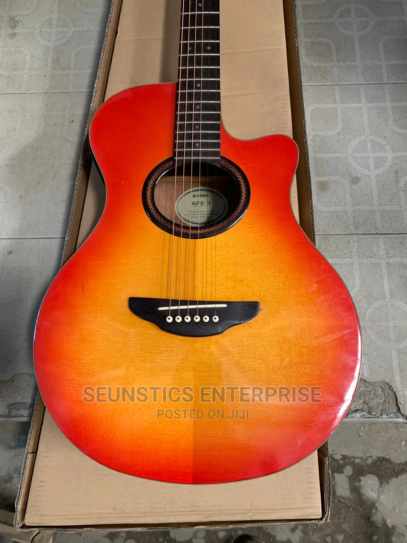 Quality Yamaha Apx-3 Electro Acoustic Guitar