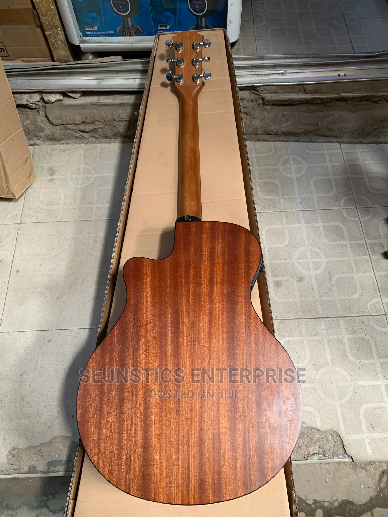 Quality Yamaha Apx-3 Electro Acoustic Guitar