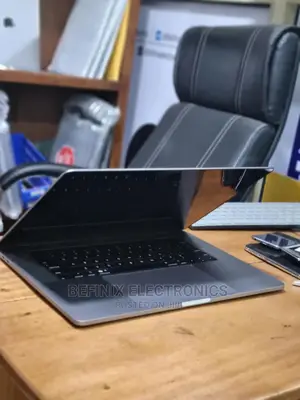 Laptop Apple MacBook Pro 2019 32GB Intel Core I7 SSD 1T