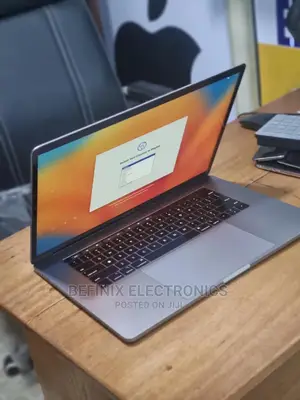 Laptop Apple MacBook Pro 2018 32GB Intel Core I9 SSD 1T