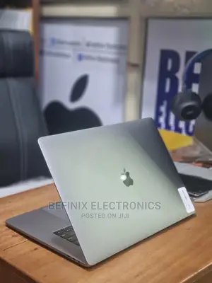 Laptop Apple MacBook Pro 2018 32GB Intel Core I9 SSD 1T