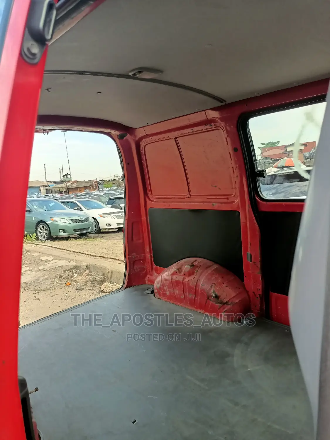 Toyota HiAce 2004 Red