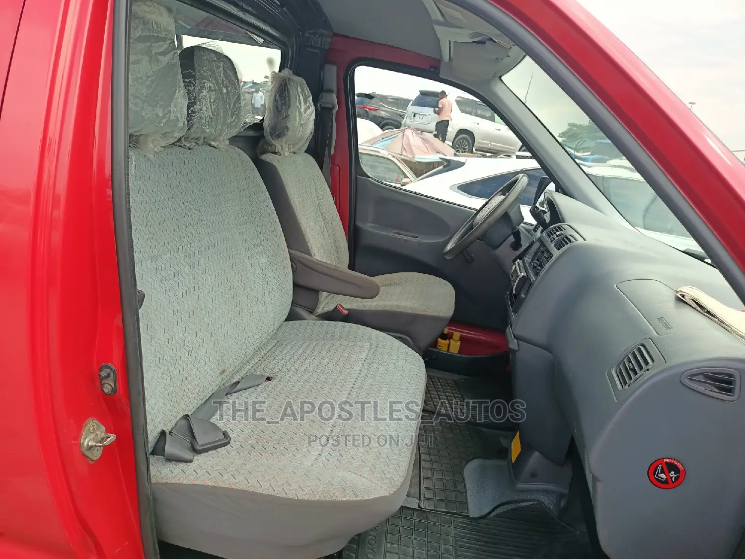 Toyota HiAce 2004 Red