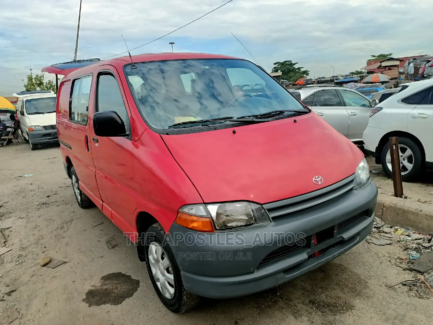 Toyota HiAce 2004 Red