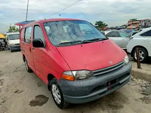 Toyota HiAce 2004 Red