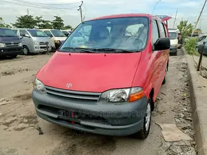 Toyota HiAce 2004 Red