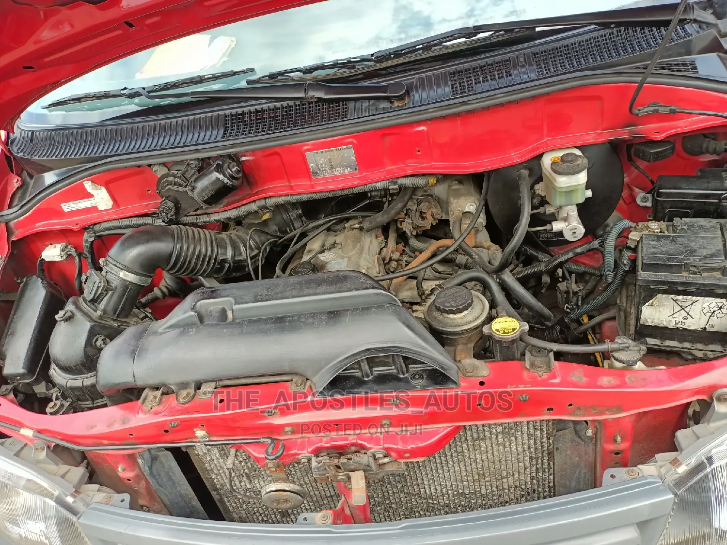 Toyota HiAce 2004 Red