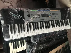 Yamaha YPT225 Keyboard