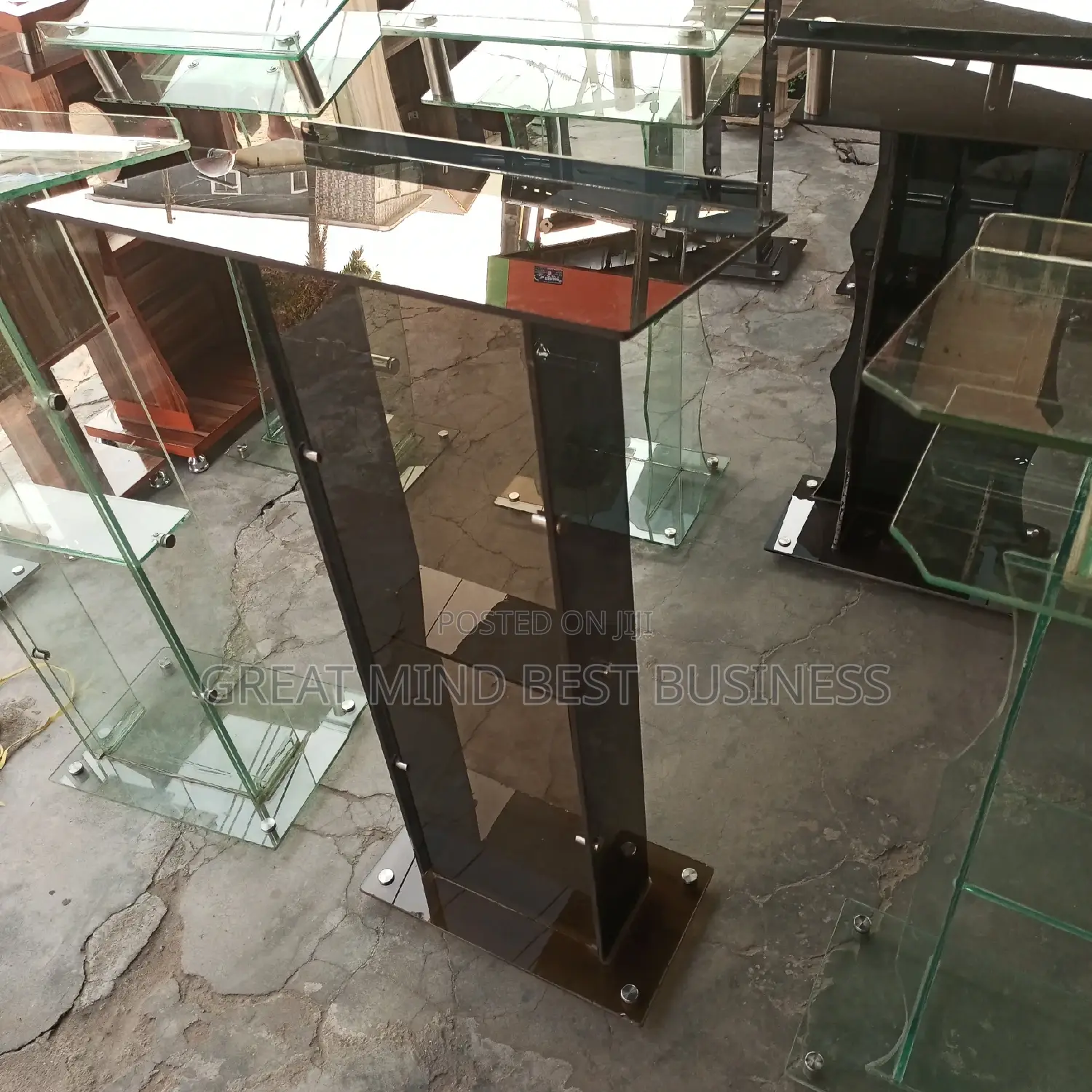 High Quality Glass Pulpit