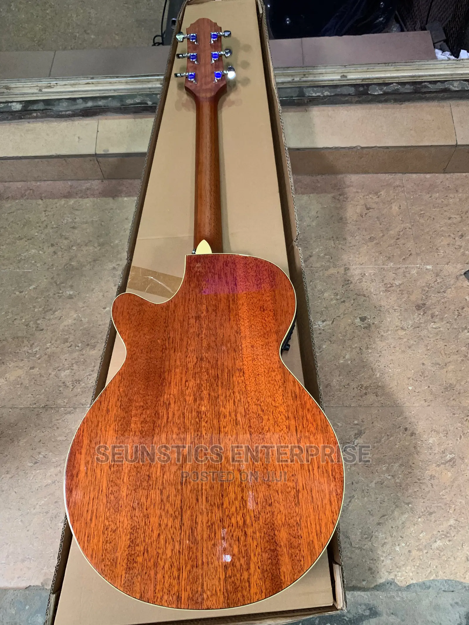 Quality Crafter Sure Plus Electro Acoustic Guitar