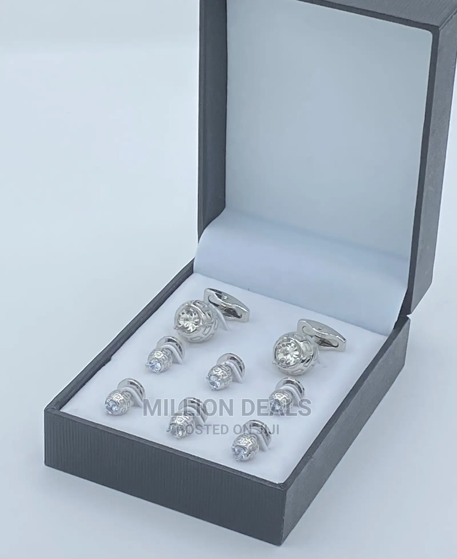 Classic Iced Unique Men’S Cufflinks Set