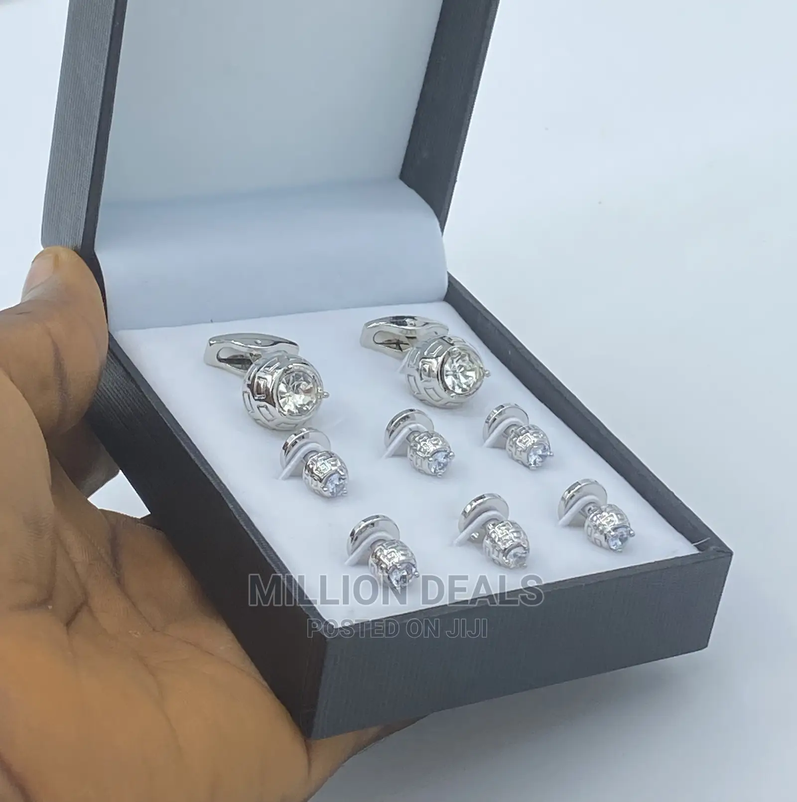 Classic Iced Unique Men’S Cufflinks Set