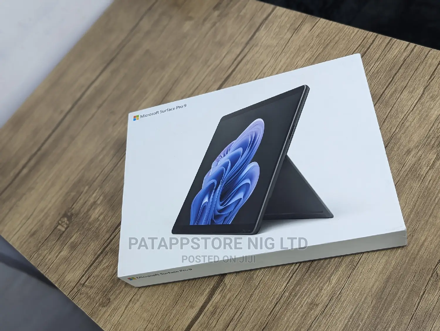 New Laptop Microsoft Surface Pro 9 8GB Intel Core i5 SSD 256GB