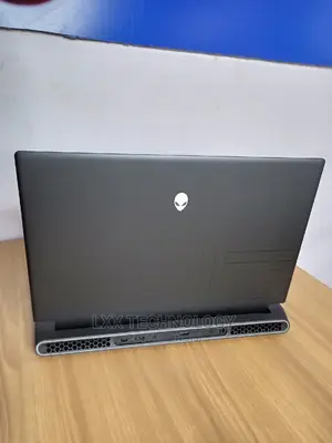 Laptop Dell Alienware M17 R5 16GB AMD Ryzen 9 SSD 1T