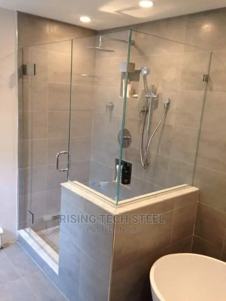 Clear Shawer Cubicle