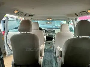Toyota Sienna LE 7 Passenger Mobility 2011 Silver