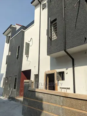 Photo - Furnished 4bdrm Duplex in Millennium Estate, Millenuim/Ups for Sale