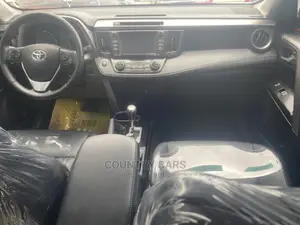 Toyota RAV4 2016 Red