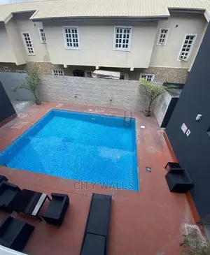 3bdrm Block of Flats in Lekki Phase 1 for Rent