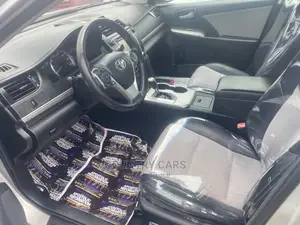 Toyota Camry SE V6 4dr Sedan (3.5L 6cyl 6A) 2012 Silver