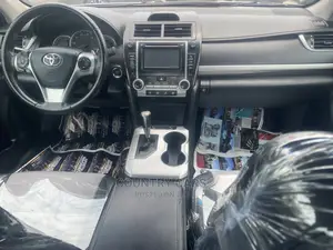 Toyota Camry SE V6 4dr Sedan (3.5L 6cyl 6A) 2012 Silver