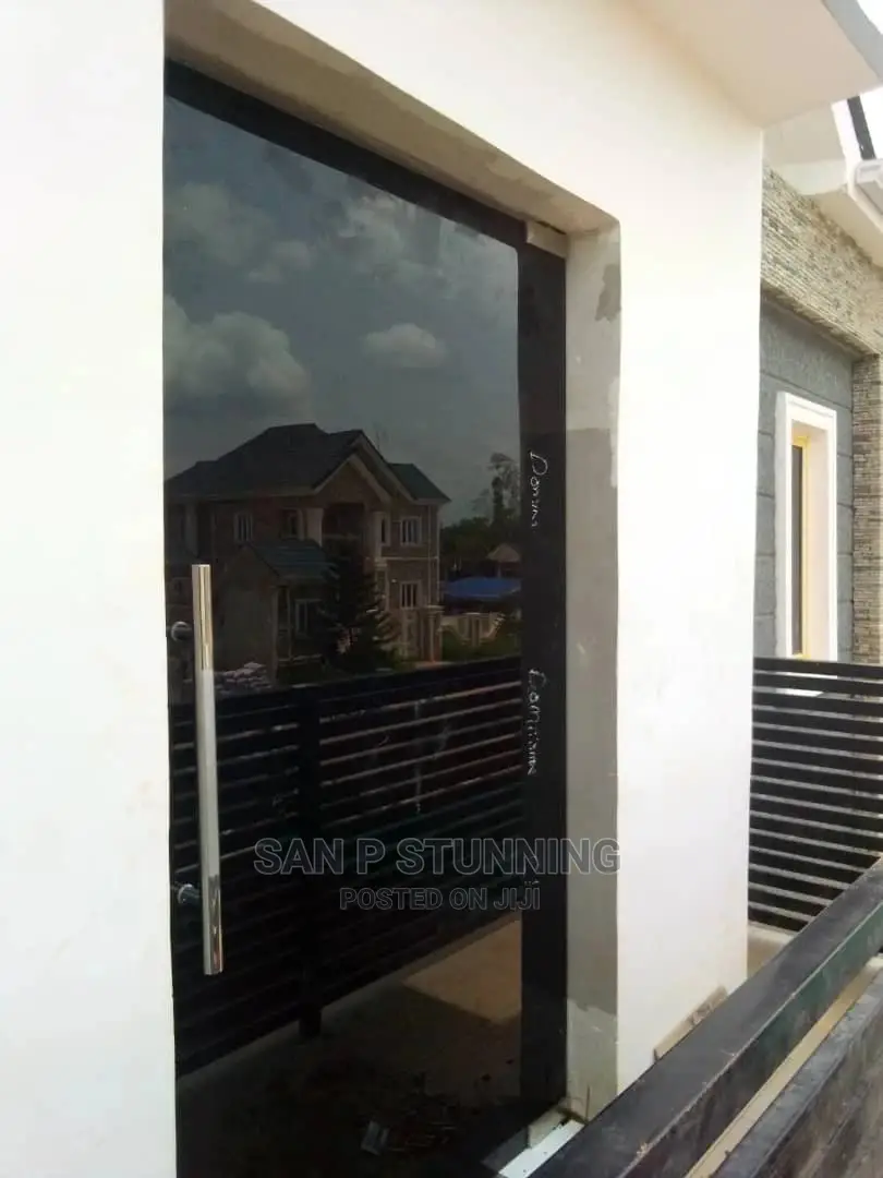 Single Swing Door (Glass)