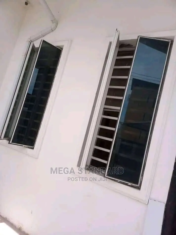 FRAMELESS WINDOWS (3ft by 4ft)