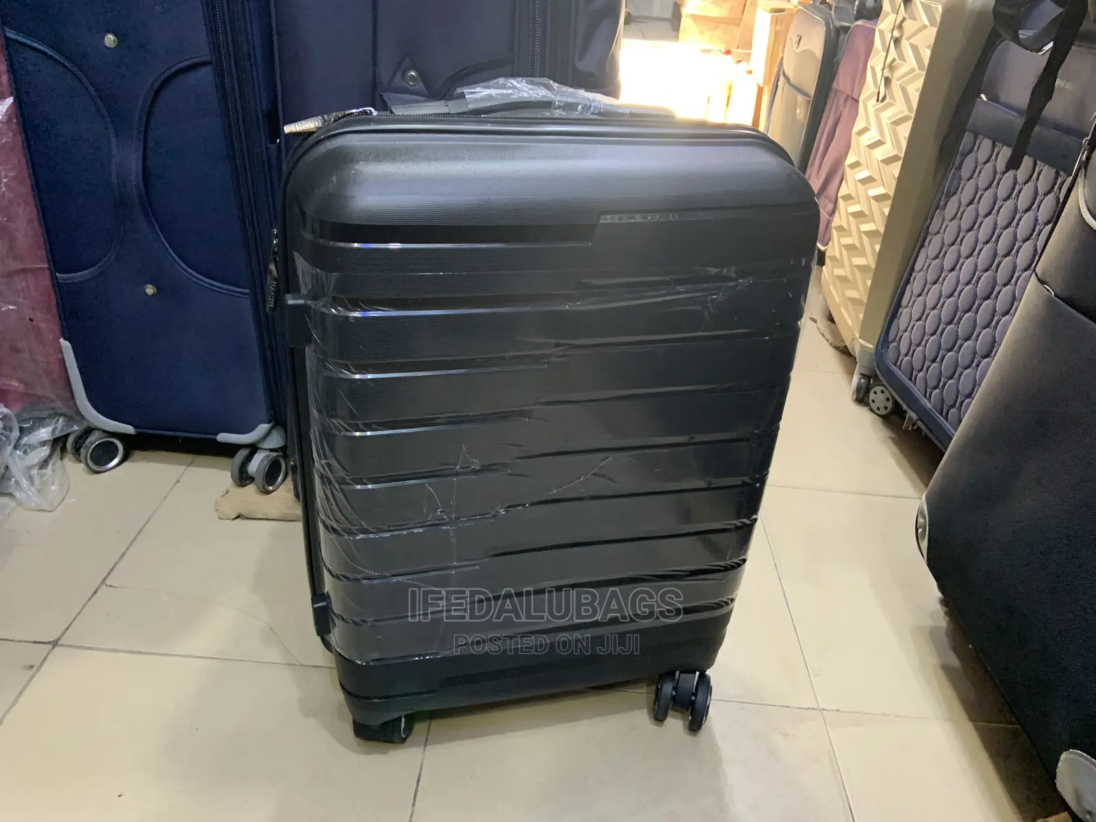Small Quality Imported Black Plastic Traveling Luggage