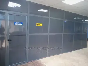 Aluminium Office Partition Gray Color