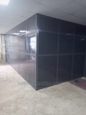 Aluminium Office Partition Gray Color
