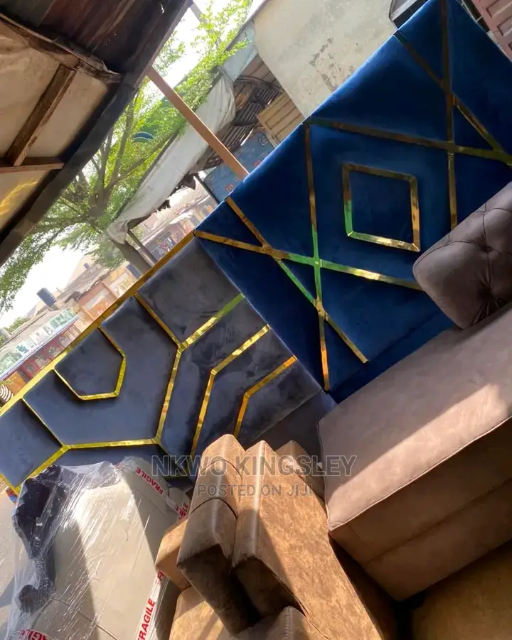 Luxury 6 X 6 High Back Rest Padded Bedframe.