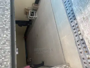 4bdrm Duplex in Chevron for Rent