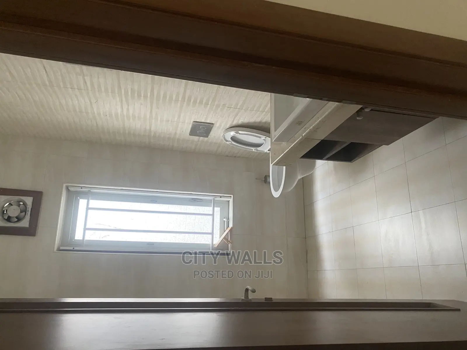 4bdrm Duplex in Chevron for Rent