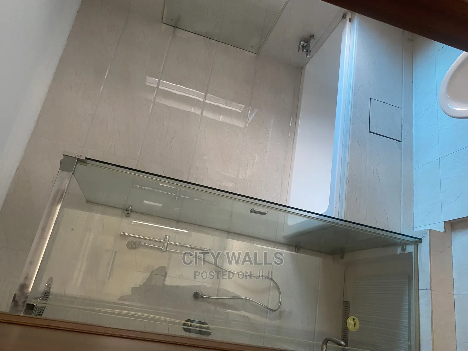 4bdrm Duplex in Chevron for Rent