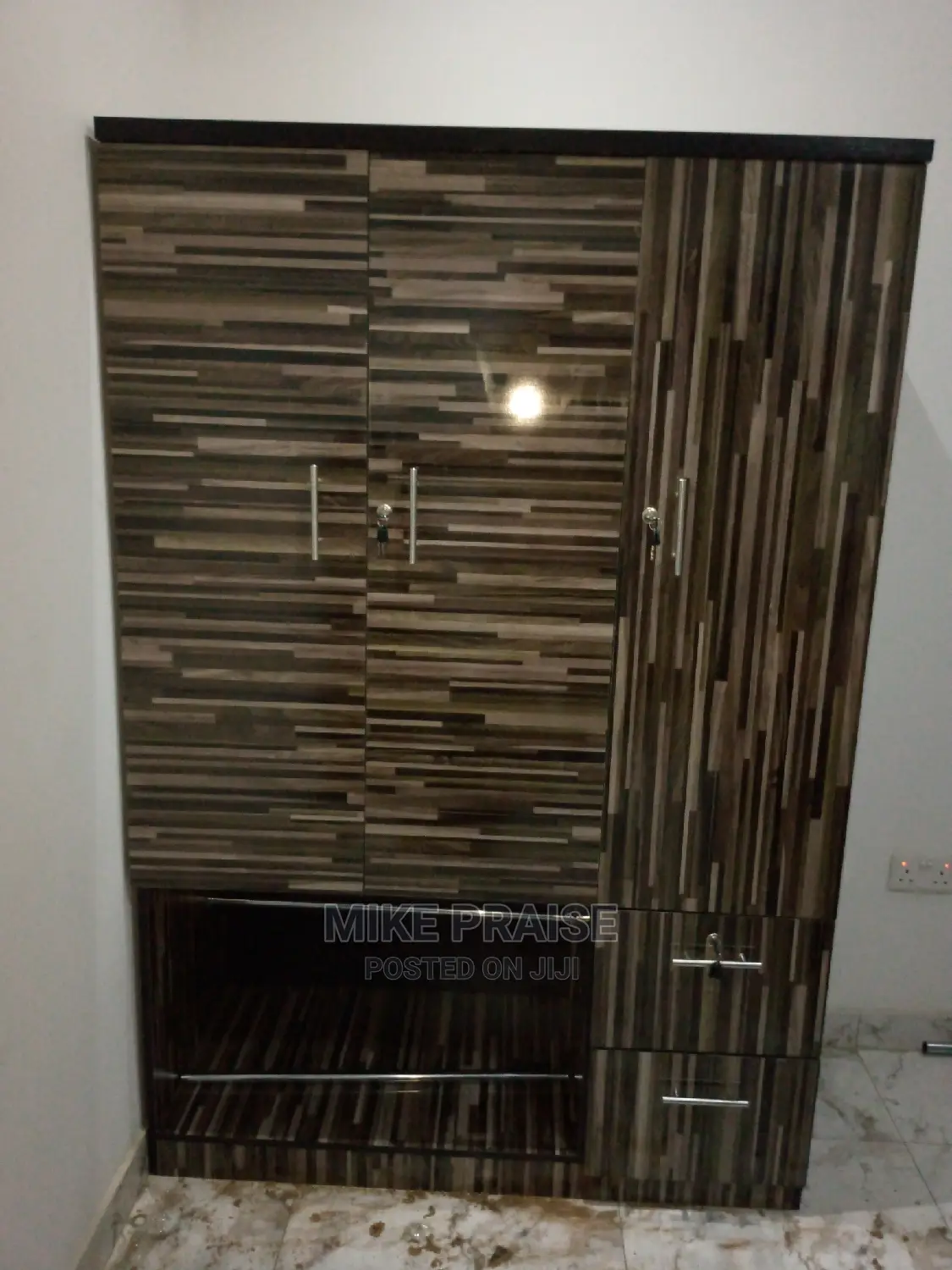 Quality 4 by 6 Wardrobe