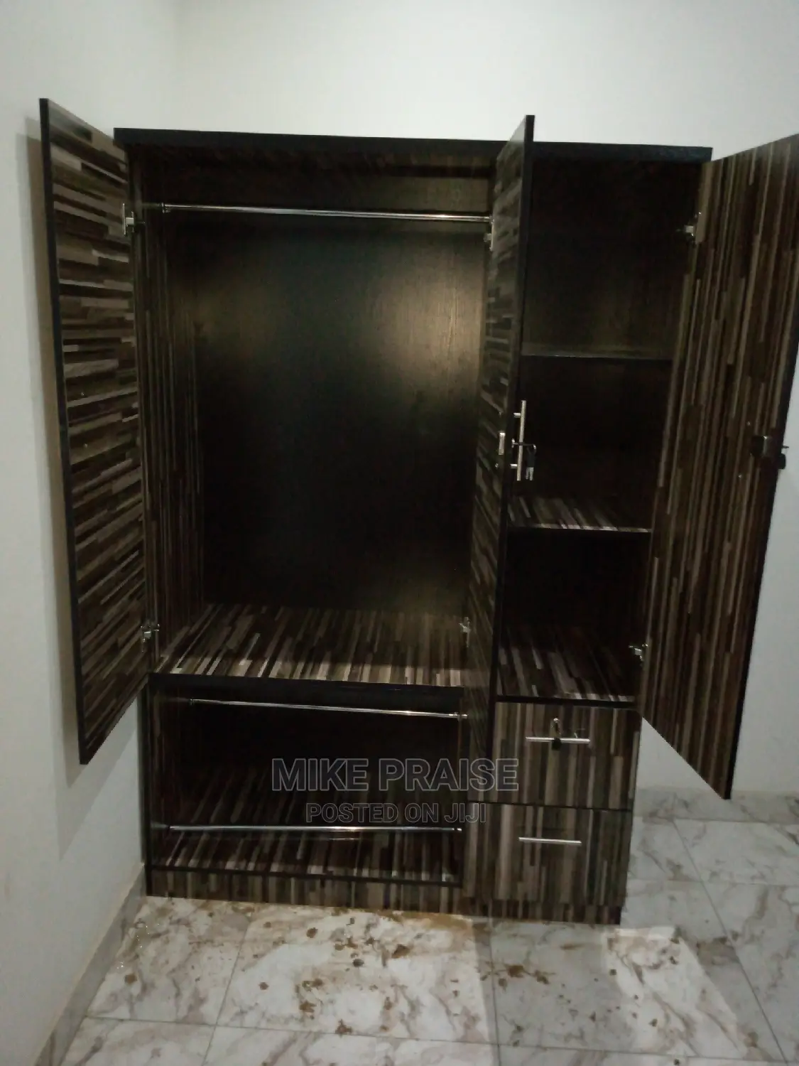 Quality 4 by 6 Wardrobe