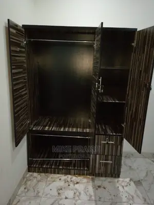 Quality 4 by 6 Wardrobe