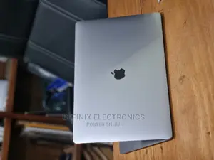 Laptop Apple MacBook Pro 2019 4GB Intel Core I9 SSD 1T