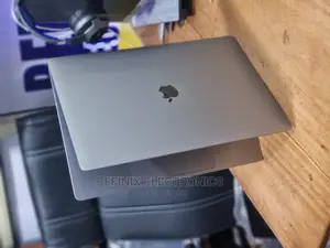 Laptop Apple MacBook Pro 2019 4GB Intel Core I9 SSD 1T