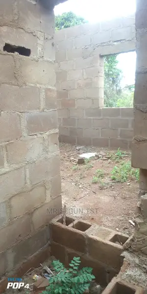 4bdrm Bungalow in Ado Residential, Akala Express for Sale