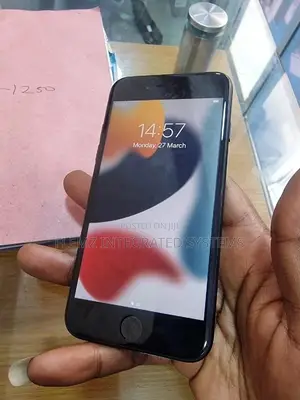 Apple iPhone 7 32 GB Black