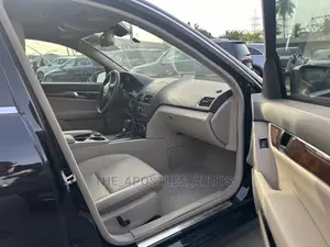 Mercedes-Benz C300 2011 Black