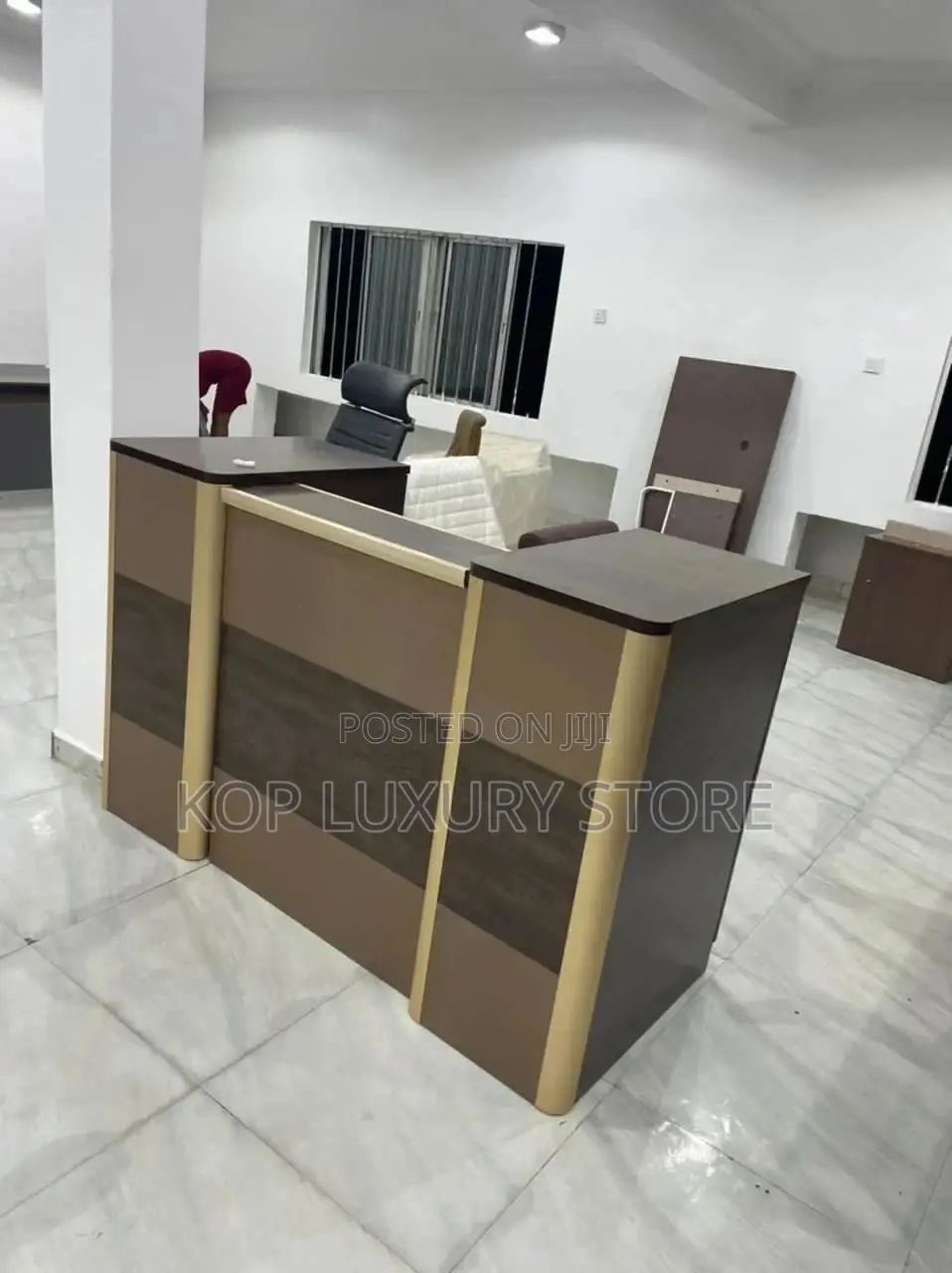 1.6 Meters Reception Office Table