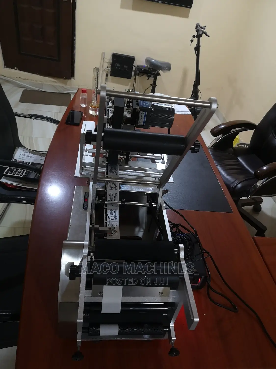 Round Bottle Labeling Machine